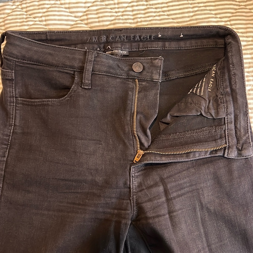 Super high rise jegging next level stretch, holes in the knee, size 8 X-SHORT